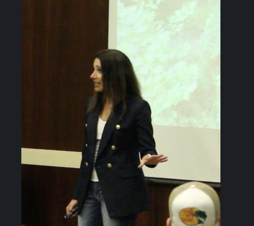 Jennifer Merrell speaking to students at Ball State University